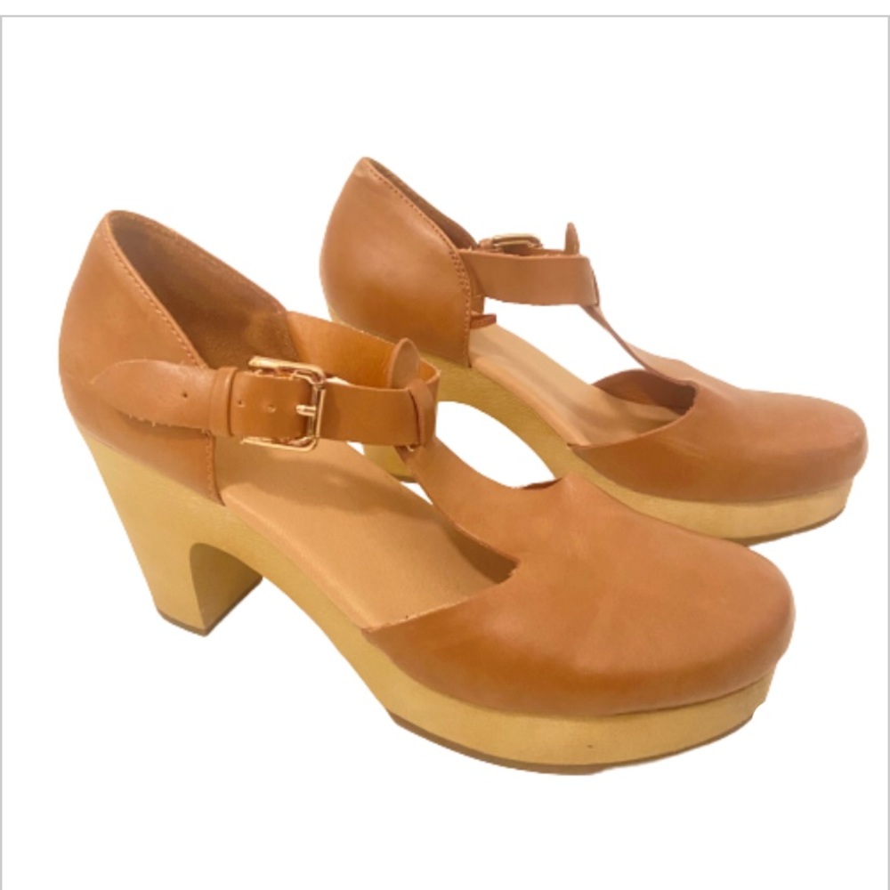 Old Navy T Strap Cognac Heel Brown Size 8